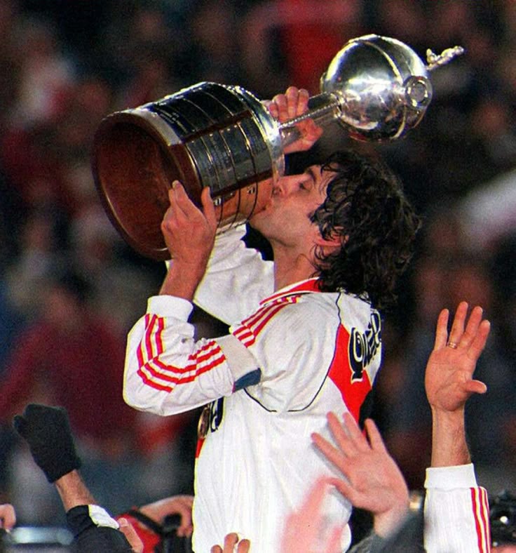 Francescoli con la selección uruguaya